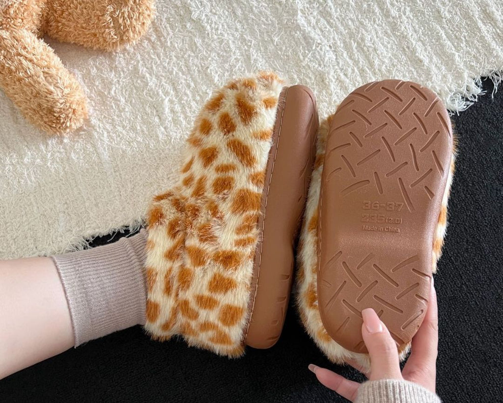 Giraffe Fuzzy Boots (Low cut)