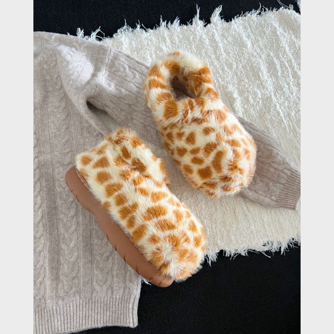 Giraffe Fuzzy Boots (Low cut)